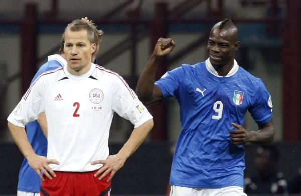 2012-10-16t203116z_154577717_gm1e8ah0chy01_rtrmadp_3_soccer-world_reuters