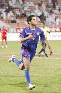 حمد العنزي نجم الكويت و صاحب هدفين