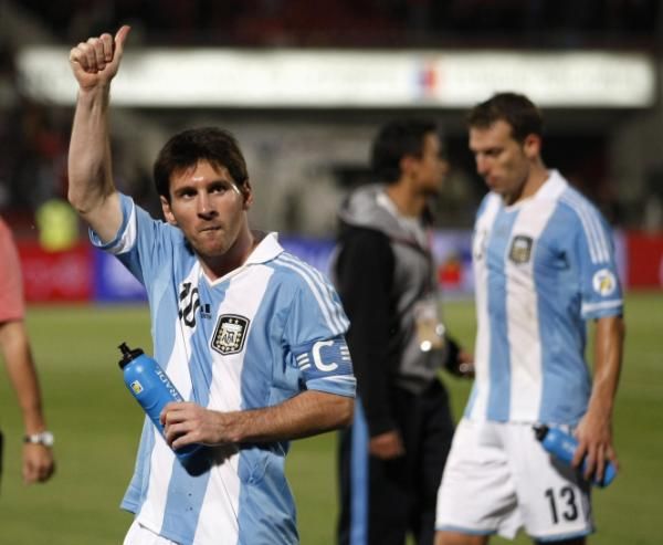 2012-10-17t021916z_1823802343_gm1e8ah0smh01_rtrmadp_3_soccer-world_reuters