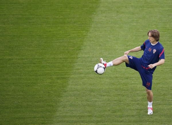 2012-06-17t170351z_01_aa74_rtridsp_3_soccer-euro_reuters