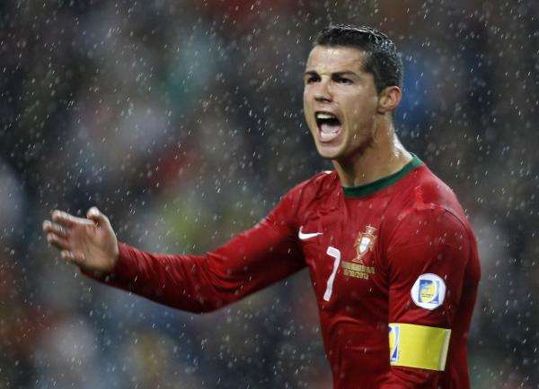 2012-10-16t210414z_1460852250_gm1e8ah0cvq01_rtrmadp_3_soccer-world_reuters