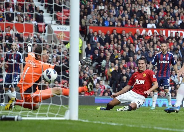 2012-10-20t150824z_1620199657_gm1e8ak1s6m01_rtrmadp_3_soccer-england_reuters