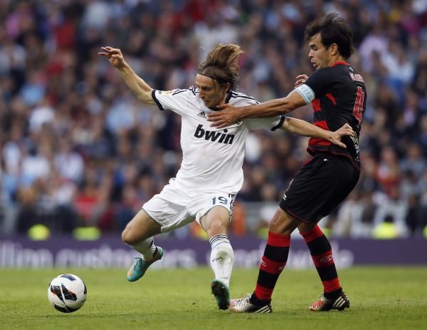 2012-10-20t170348z_853166439_gm1e8al02vm01_rtrmadp_3_soccer-spain_reuters