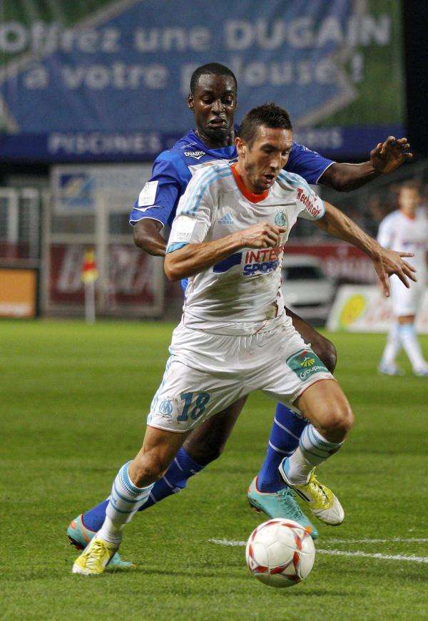 2012-10-21t201220z_375563386_gm1e8am0bm401_rtrmadp_3_soccer-france_reuters