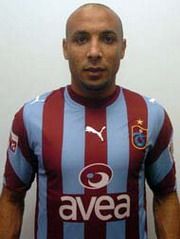 أيمن عبد العزيز