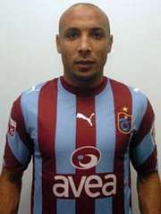 أيمن عبد العزيز