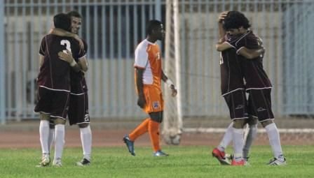 لاعبو النصر يحتفلون بالفوز على كاظمة