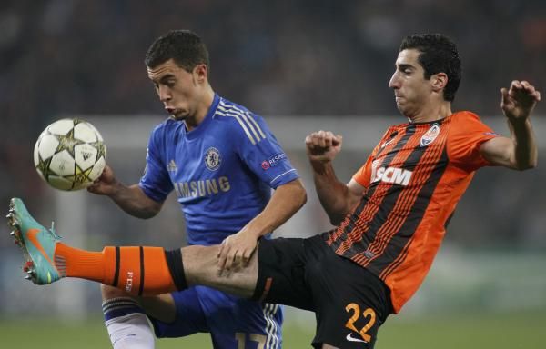 2012-10-23t201605z_887928950_sr1e8an1kai37_rtrmadp_3_soccer-champions_reuters