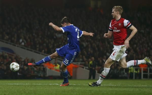 2012-10-24t202158z_1498999817_lr1e8ao1kkb8b_rtrmadp_3_soccer-champions_reuters