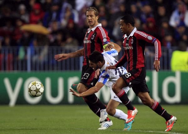 2012-10-24t194934z_309875800_gm1e8ap0aj401_rtrmadp_3_soccer-champions_reuters