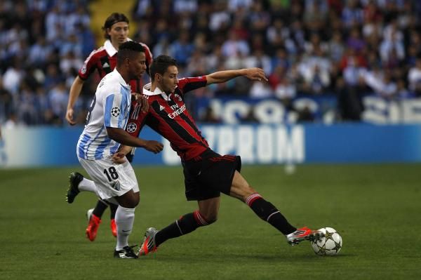 2012-10-24t190209z_1922518098_gm1e8ap08er01_rtrmadp_3_soccer-champions_reuters