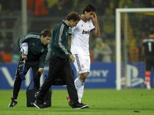 2012-10-24t192032z_228539274_lr1e8ao1hpx3f_rtrmadp_3_soccer-champions_reuters