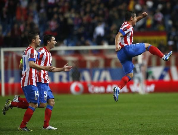 2012-10-25t221921z_492796924_gm1e8aq0ddf01_rtrmadp_3_soccer-europa_reuters