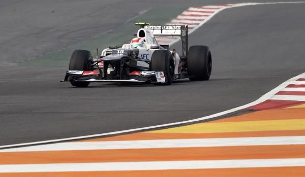 2012-10-26t112606z_1514431767_sr1e8aq0vqzdf_rtrmadp_3_motor-racing-prix_reuters