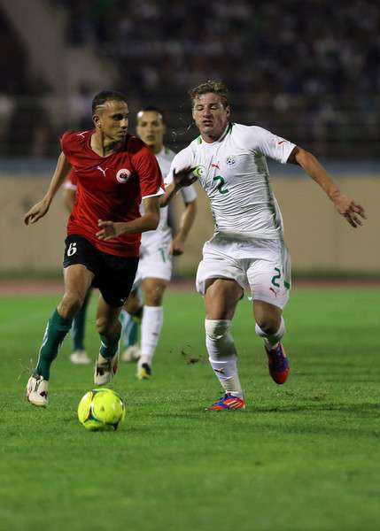 مصطفى مهدي(يمين )