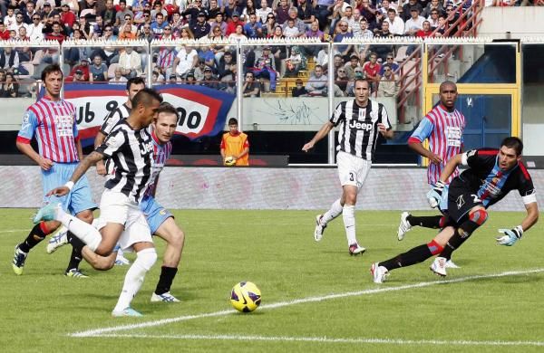 2012-10-28t135130z_2124055258_gm1e8as1ojq01_rtrmadp_3_soccer-italy_reuters