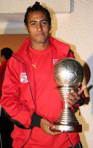حسام عاشور