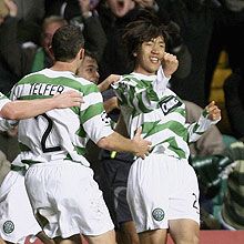 ناكامورا فرحا بهدف الفوز لسيلتيك