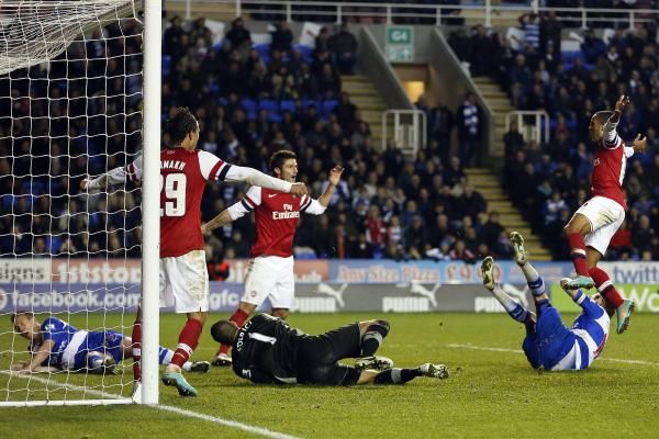 2012-10-30t224123z_759243643_gm1e8av0ik701_rtrmadp_3_soccer-england_reuters