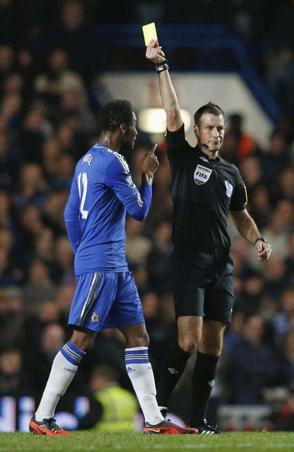 2012-10-29t094538z_1278938048_gm1e8at1db201_rtrmadp_3_soccer-england-chelsea-referee_reuters