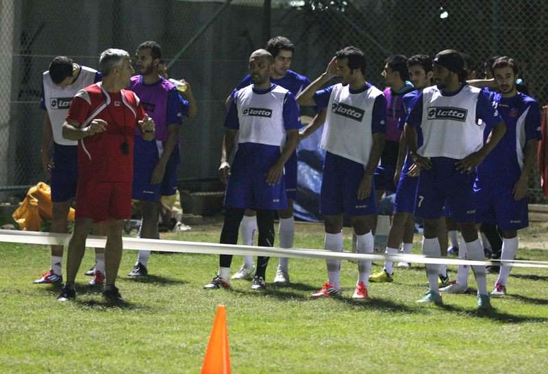 جانب من تدريب الكويت باربيل