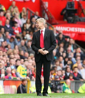 فينجر يتألم