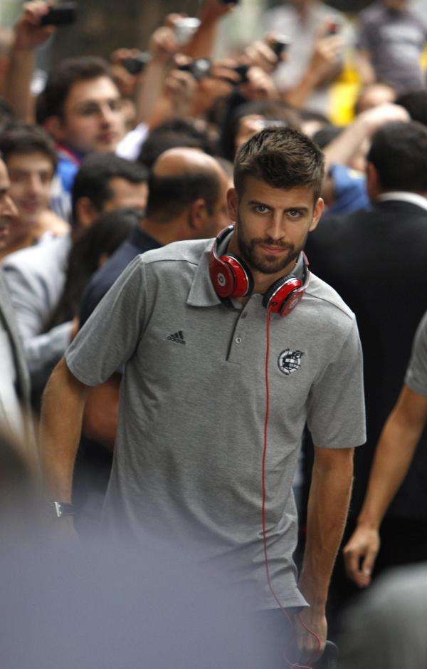 2012-09-09t153901z_1980656258_gm1e8991se601_rtrmadp_3_soccer-world_reuters