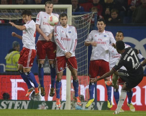 2012-11-03t194831z_2138382780_bm2e8b31lr301_rtrmadp_3_soccer-germany_reuters