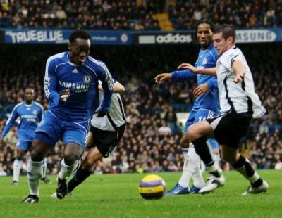 الغاني مايكل إيسين