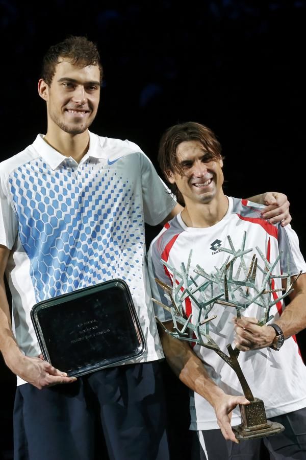 2012-11-04t165640z_1873272657_lr1e8b41b268p_rtrmadp_3_tennis-men-masters_reuters