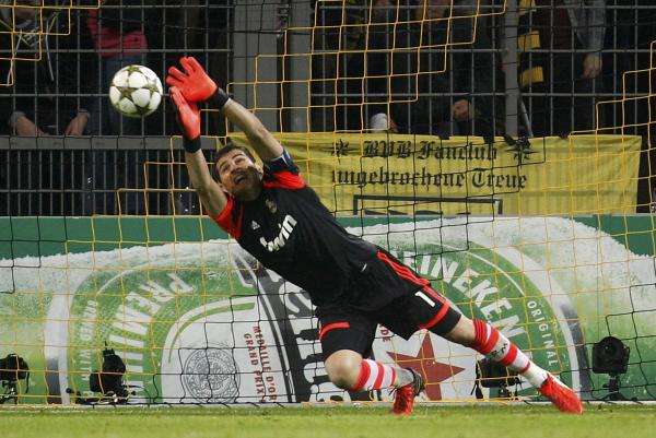 2012-10-24t201355z_92173712_lr1e8ao1k6w7q_rtrmadp_3_soccer-champions_reuters