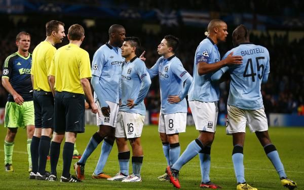 2012-11-06t222503z_595408083_gm1e8b70hj701_rtrmadp_3_soccer-champions_reuters