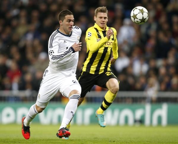 2012-11-06t201044z_318503322_gm1e8b70bkx01_rtrmadp_3_soccer-champions_reuters