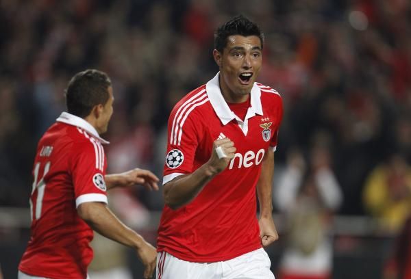 2012-11-07t211724z_2076220148_gm1e8b80ems01_rtrmadp_3_soccer-champions_reuters