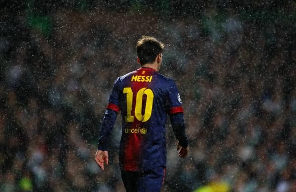 2012-11-07t224105z_820327980_gm1e8b80ihr01_rtrmadp_3_soccer-champions_reuters