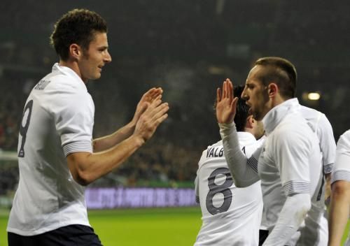 2012-02-29t203205z_01_mmm102_rtridsp_3_soccer-friendly_reuters