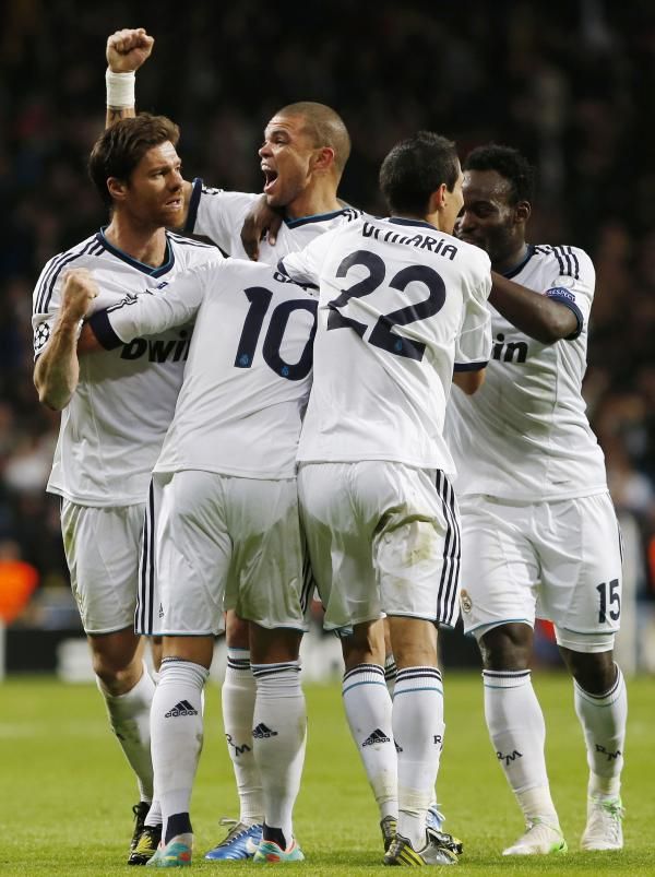 2012-11-06t214934z_2081627816_gm1e8b70g1k01_rtrmadp_3_soccer-champions_reuters