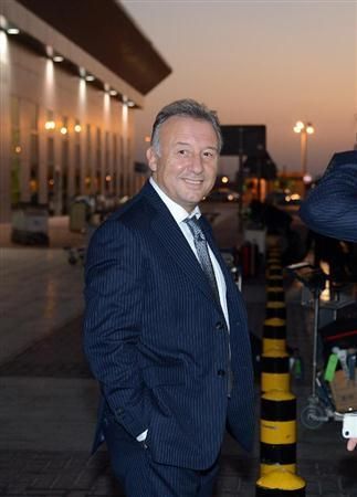 المدرب الإيطالي البيرتو زاكيروني عند وصوله للعاصمة القطرية الدوحة