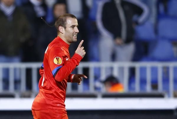 2012-11-08t214913z_349108266_gm1e8b90g5601_rtrmadp_3_soccer-europa_reuters