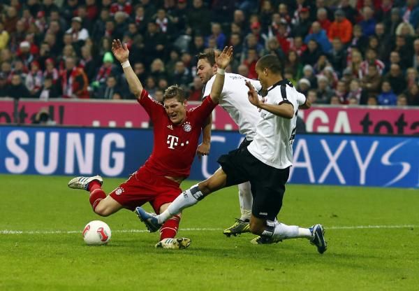 2012-11-10t162321z_2054636888_bm2e8ba1c2h01_rtrmadp_3_soccer-germany_reuters