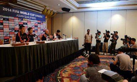 المؤتمر الصحفي للمتخب الياباني في العاصمة العمانية مسقط