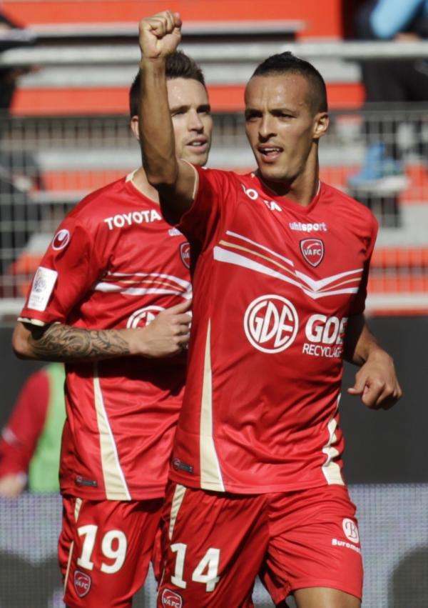 2012-09-30t132641z_1734150314_gm1e89u1nhd01_rtrmadp_3_soccer-france_reuters