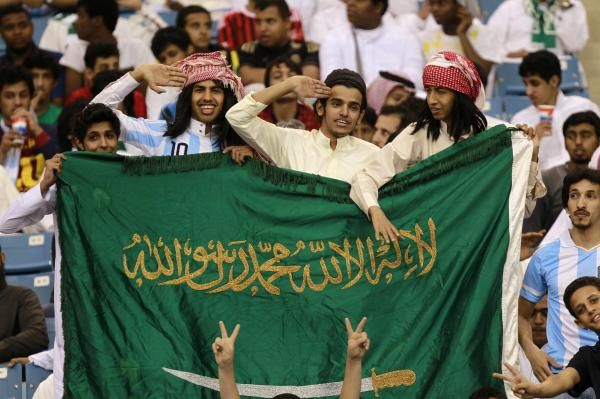 2012-11-14t212836z_959933922_gm1e8bf0f4u01_rtrmadp_3_soccer-friendly_reuters