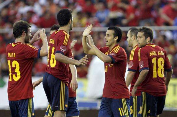 2012-11-14t224856z_996269419_gm1e8bf0iuy01_rtrmadp_3_soccer-friendly_reuters