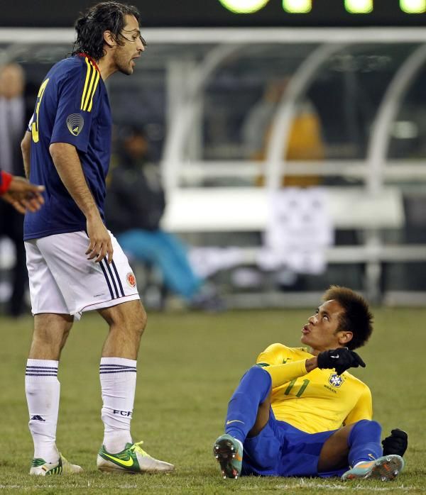 2012-11-15t025454z_1086726373_gm1e8bf0ua801_rtrmadp_3_soccer-friendly_reuters