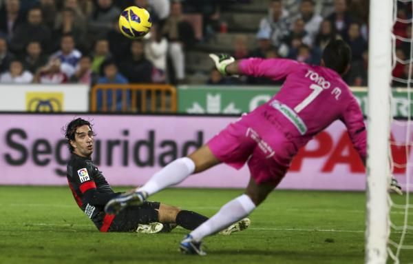 2012-11-18t203227z_1493276194_gm1e8bj0cj701_rtrmadp_3_soccer-spain_reuters