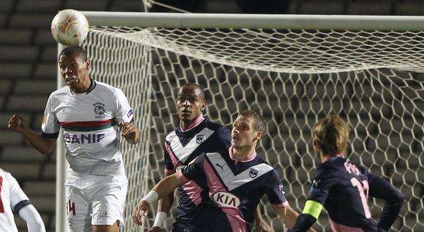 2012-11-08t185800z_1197565085_gm1e8b9084b01_rtrmadp_3_soccer-europa_reuters