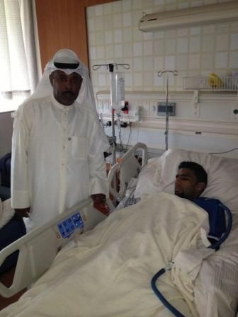 الهدهود مع والده عقب اجراء الجراحة في اسباير