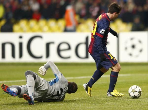 2012-11-20t175632z_1734197745_lr1e8bk1dtx7y_rtrmadp_3_soccer-champions_reuters