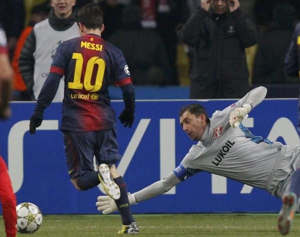 2012-11-20t182503z_1409278617_lr1e8bk1f5g8c_rtrmadp_3_soccer-champions_reuters